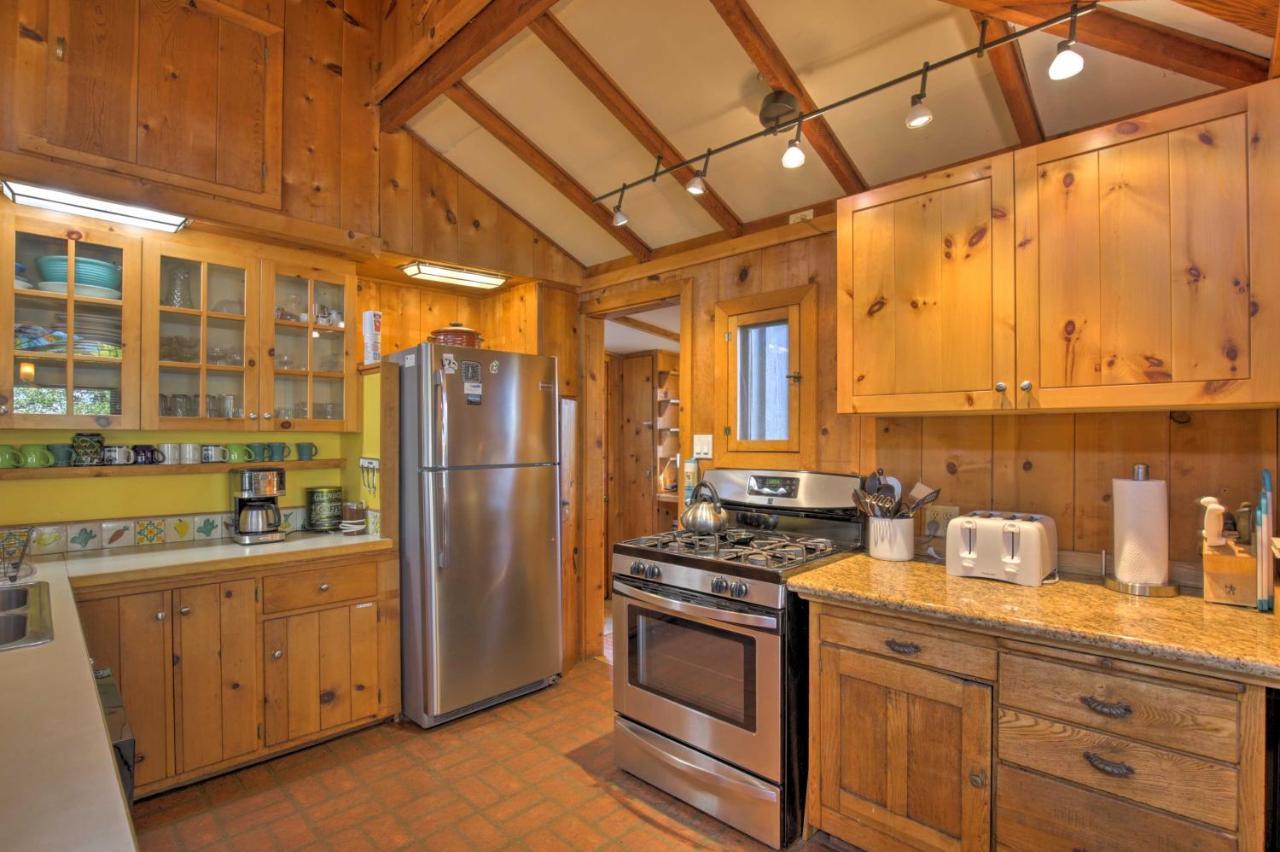 Hillside Home With Deck And Views Of Tomales Bay! Ілвернес Екстер'єр фото